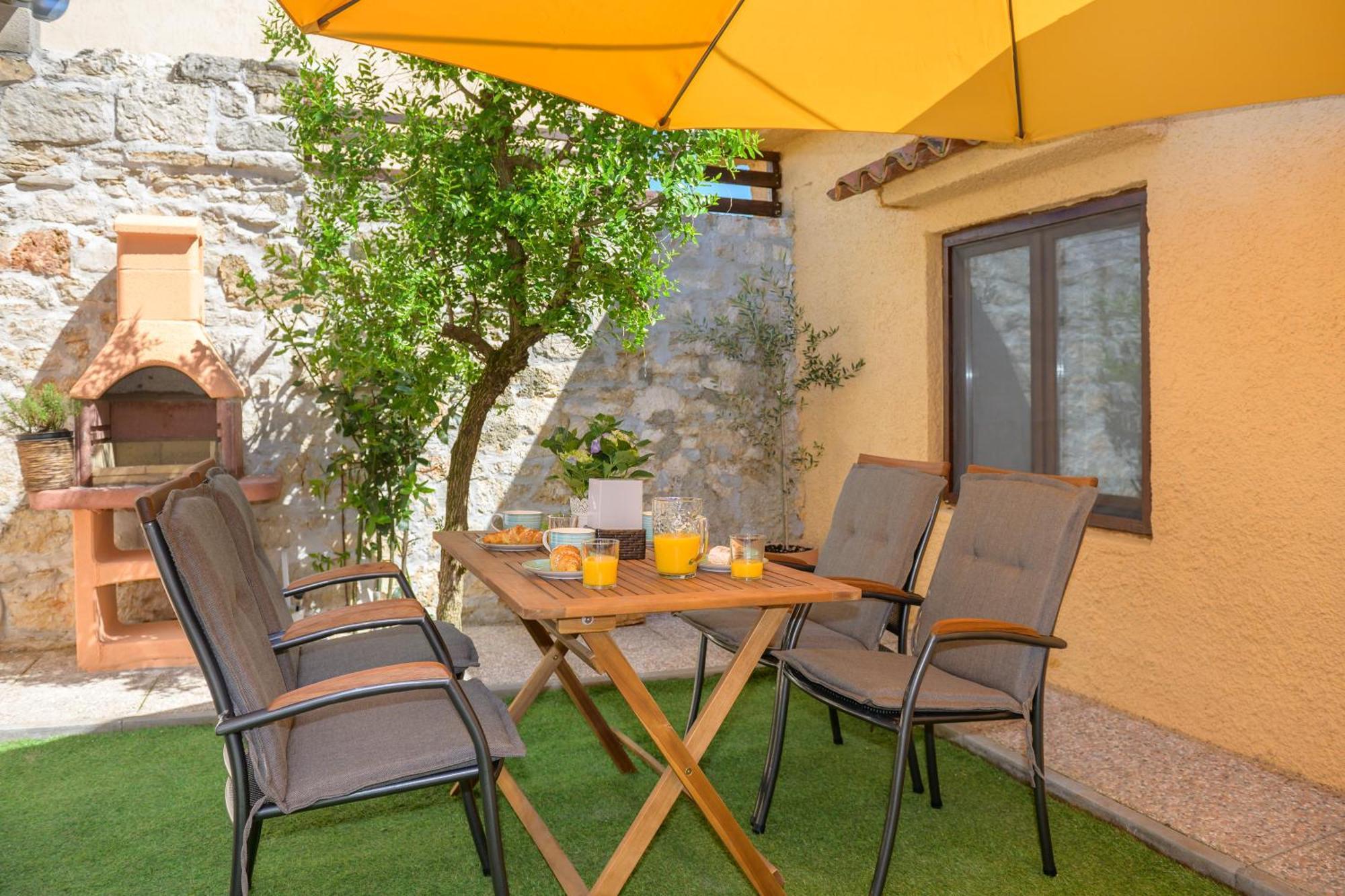 Apartman Dana Kastelir-Labinci Ngoại thất bức ảnh